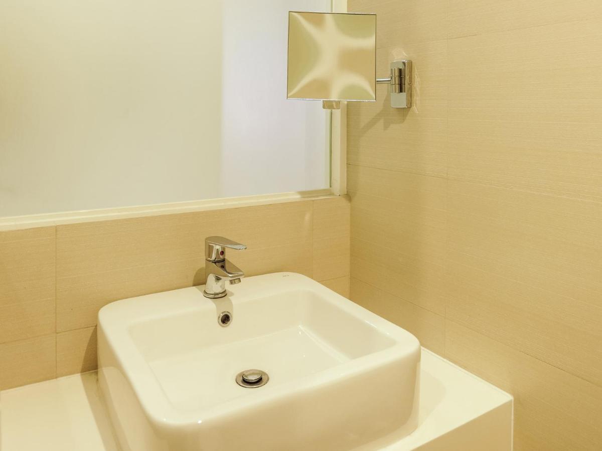 Go Hotels Manila Airport Road Paranaque City Exteriör bild