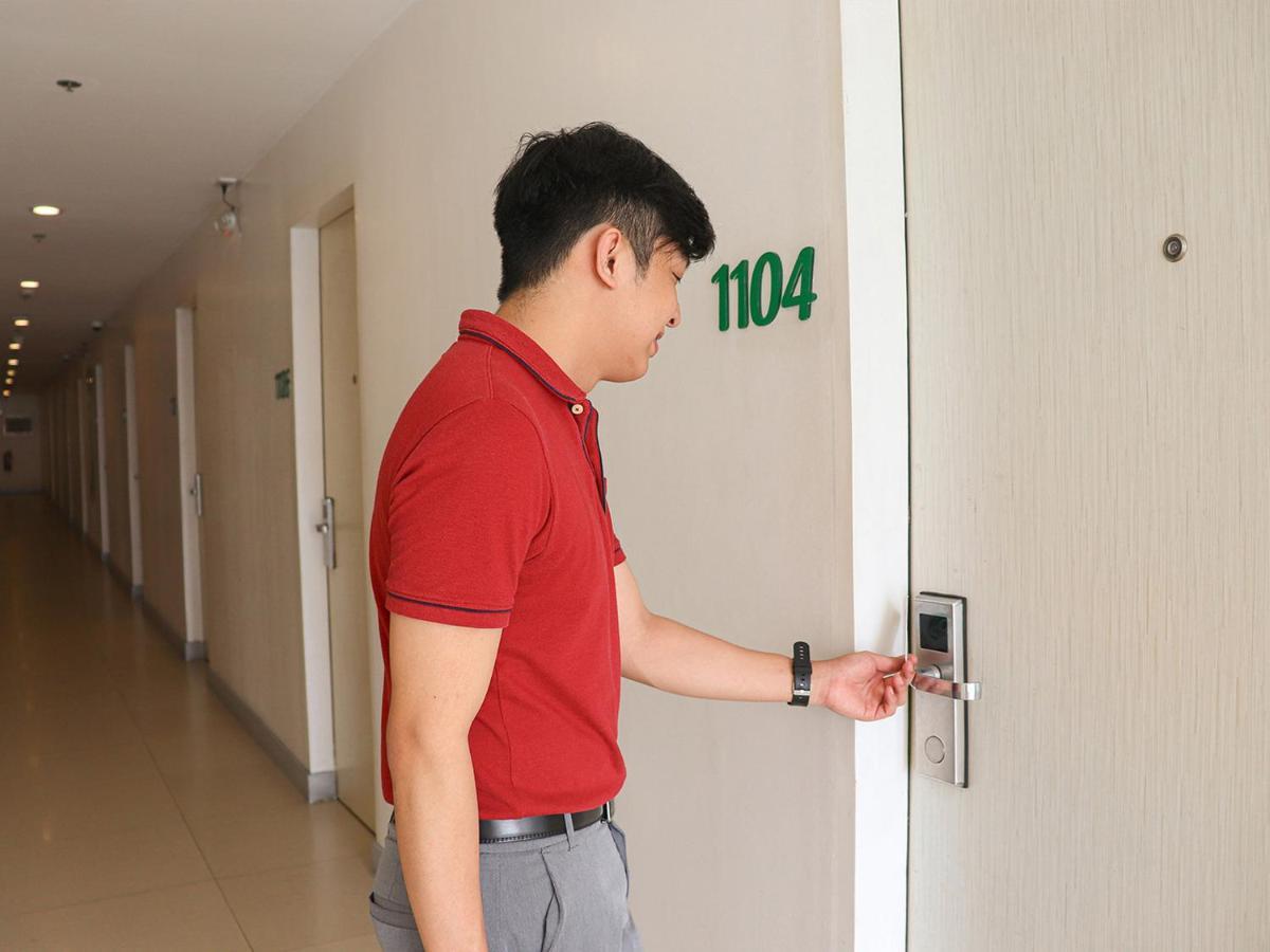 Go Hotels Manila Airport Road Paranaque City Exteriör bild