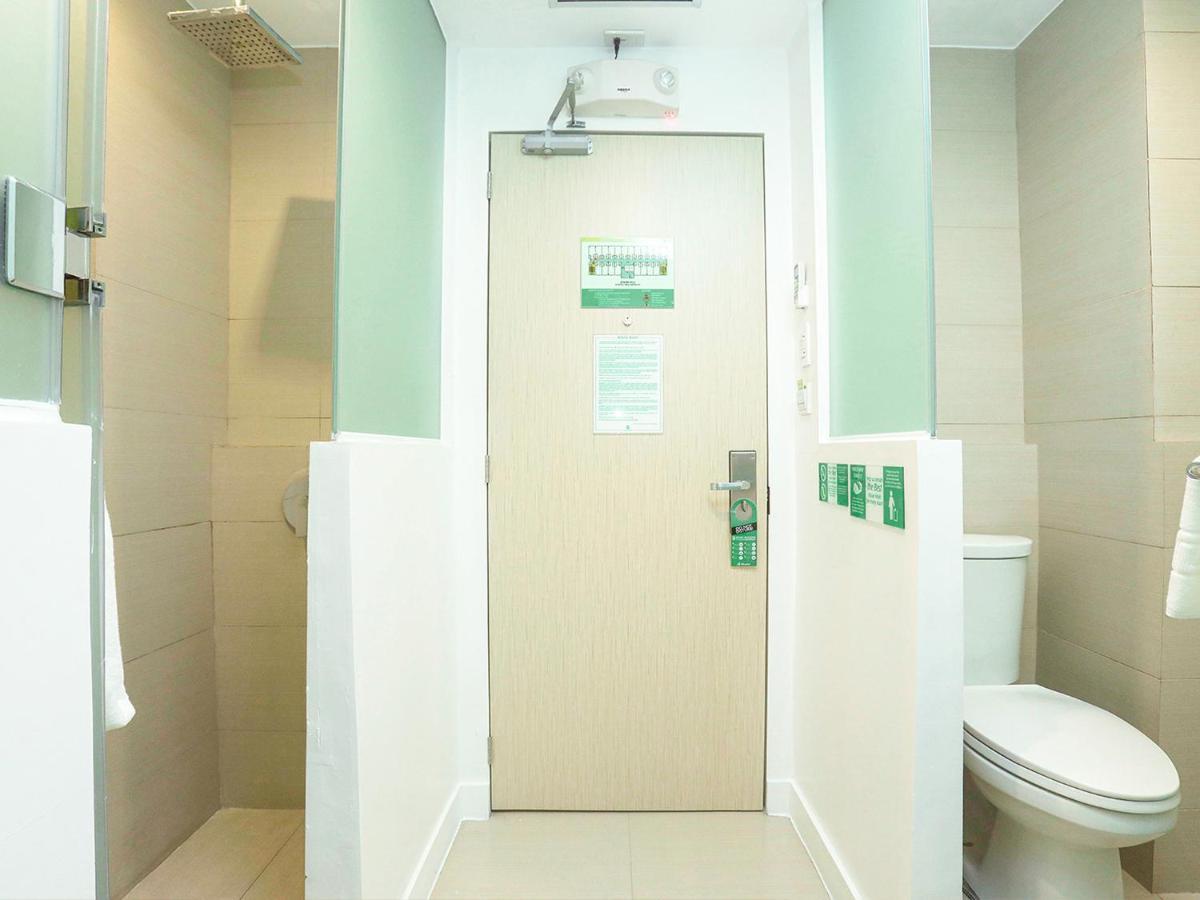 Go Hotels Manila Airport Road Paranaque City Exteriör bild