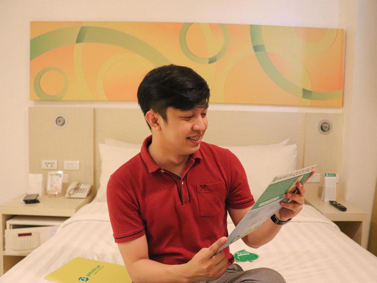 Go Hotels Manila Airport Road Paranaque City Exteriör bild