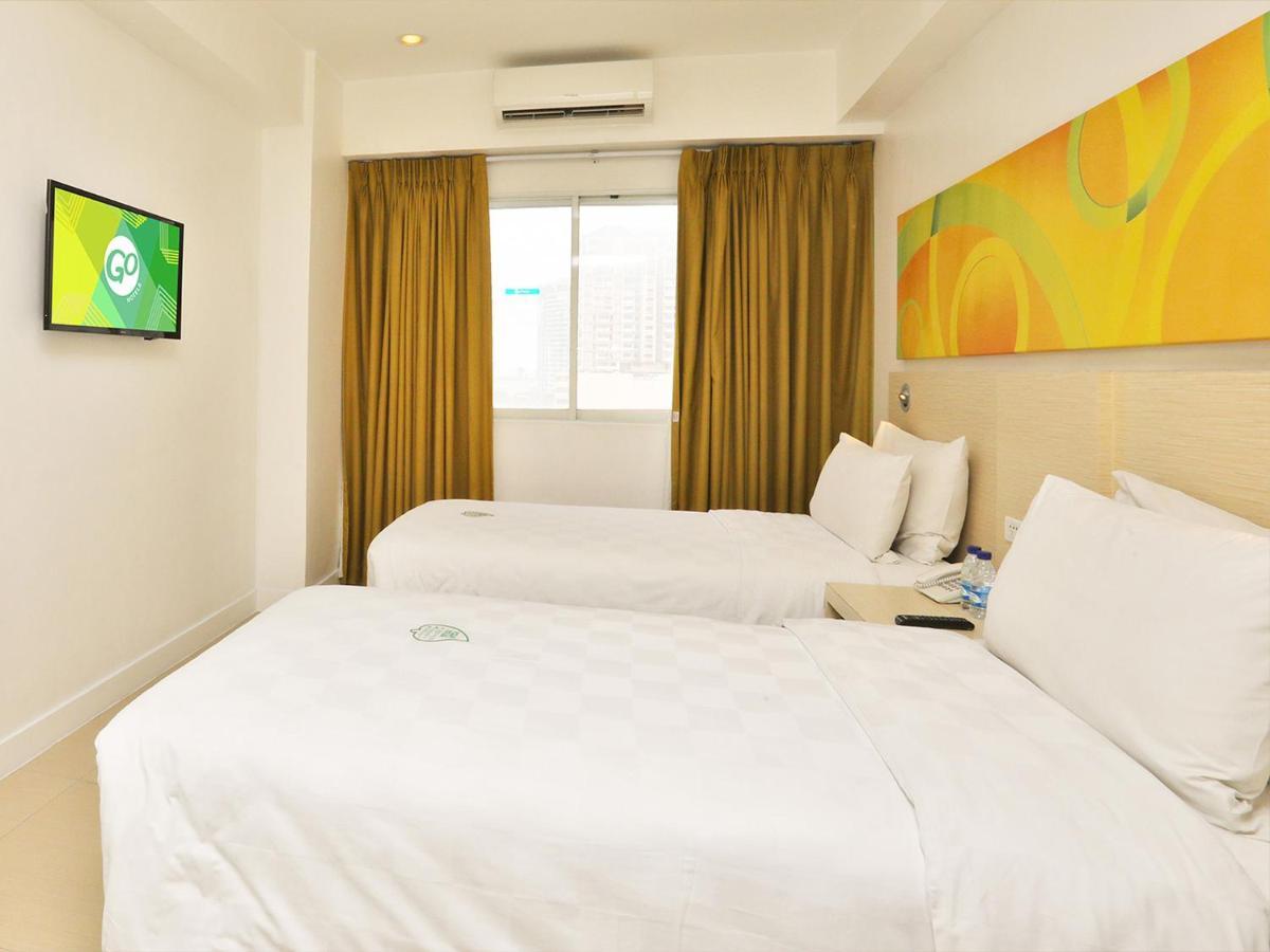 Go Hotels Manila Airport Road Paranaque City Exteriör bild