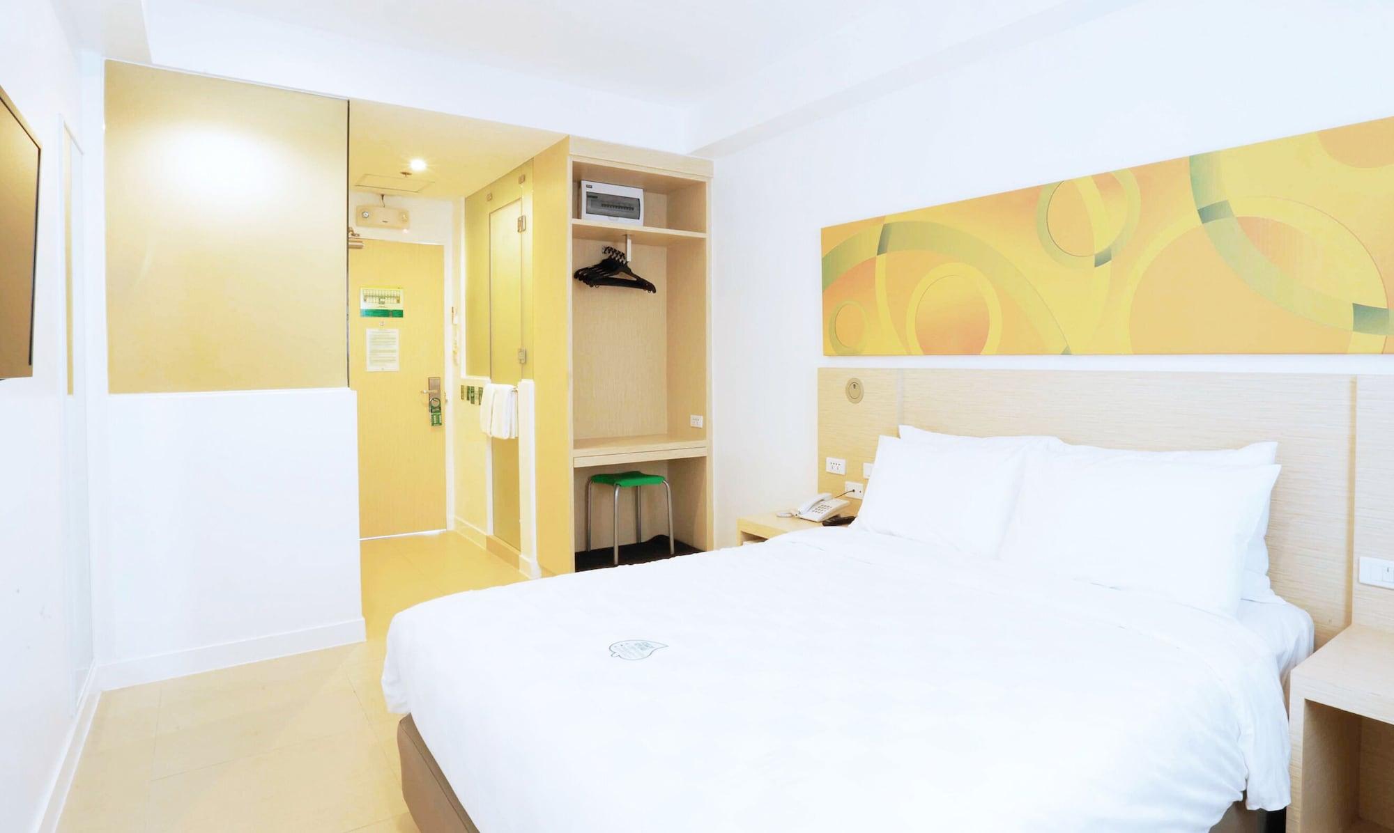 Go Hotels Manila Airport Road Paranaque City Exteriör bild