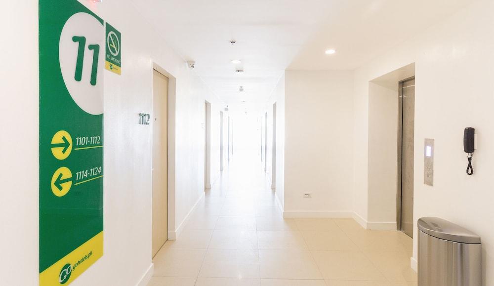 Go Hotels Manila Airport Road Paranaque City Exteriör bild