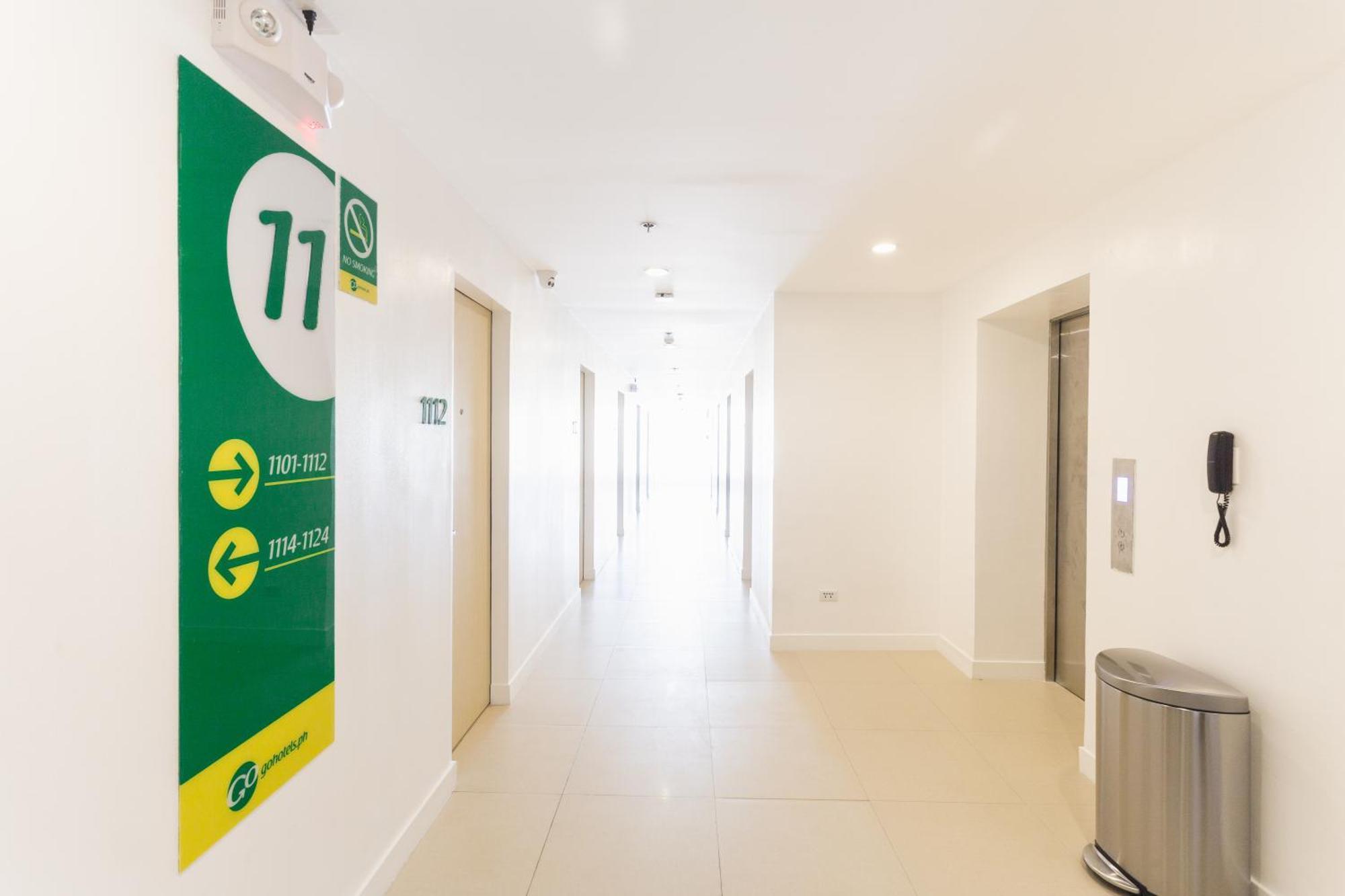 Go Hotels Manila Airport Road Paranaque City Exteriör bild