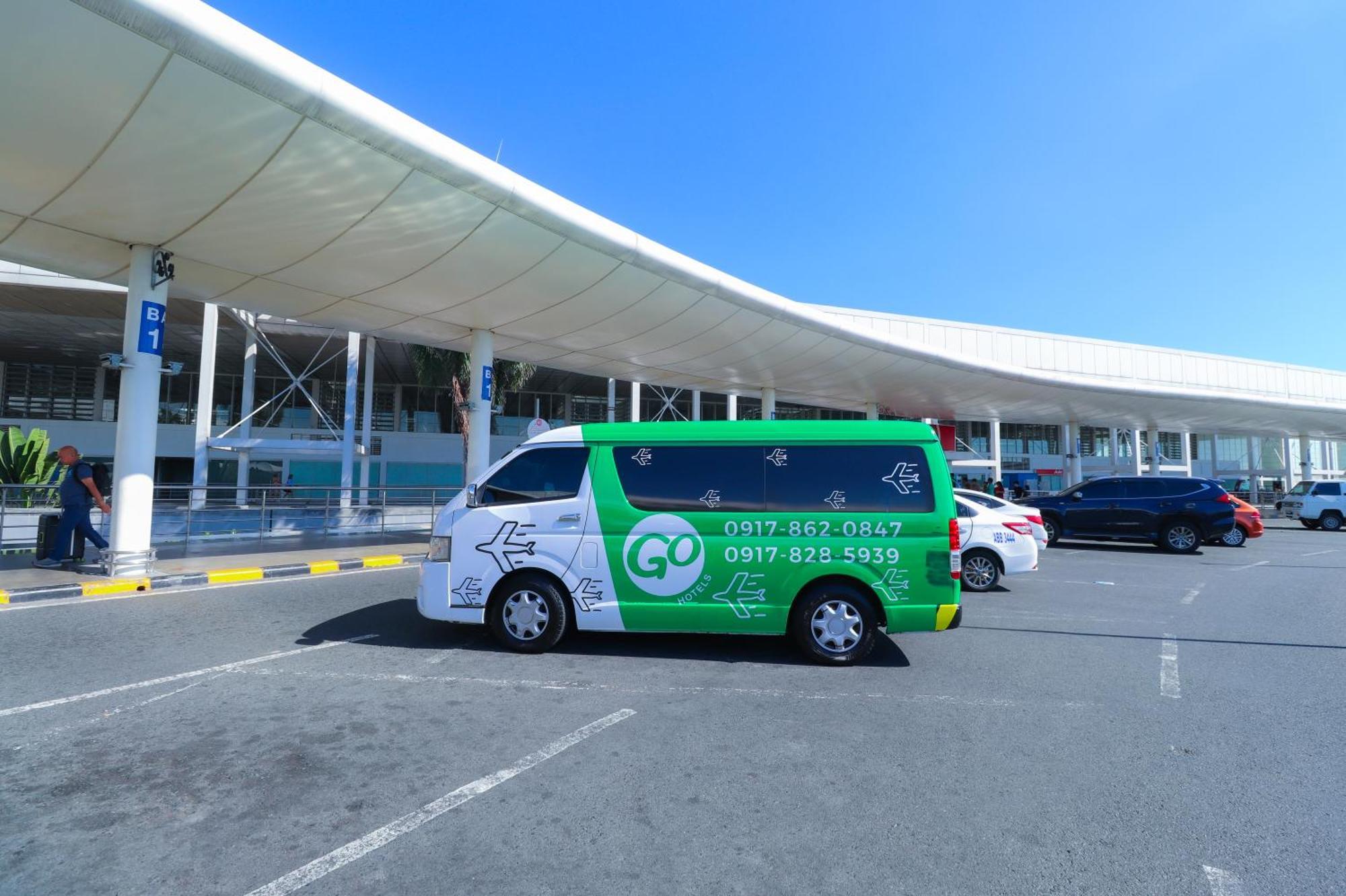 Go Hotels Manila Airport Road Paranaque City Exteriör bild