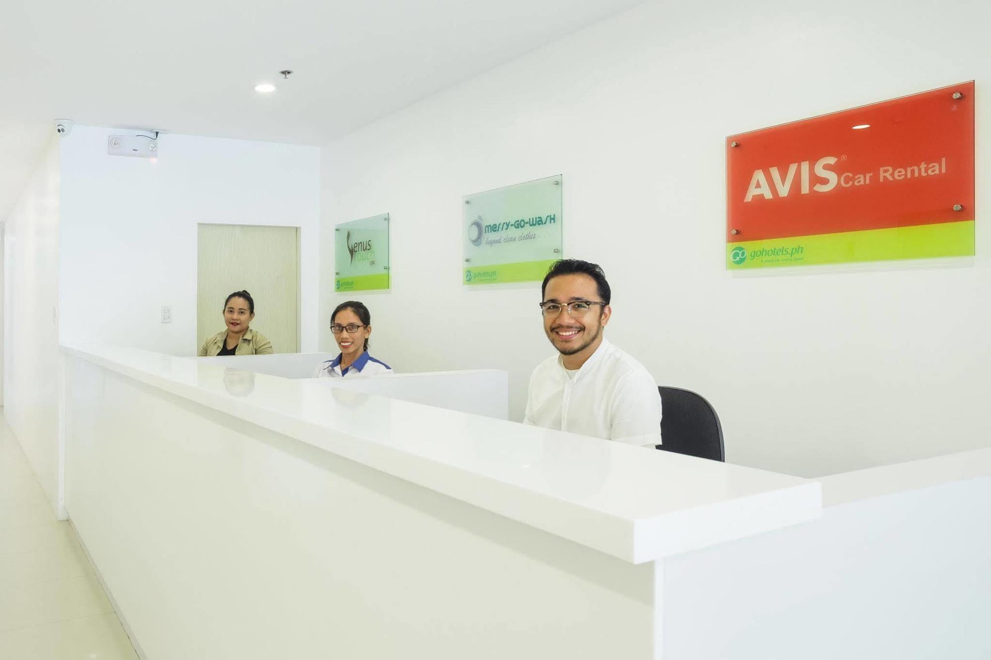 Go Hotels Manila Airport Road Paranaque City Exteriör bild
